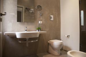 Ένα μπάνιο στο Rosalmar B&B