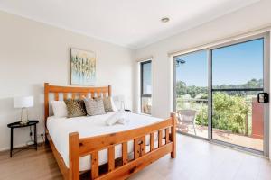 Gallery image of 3 bedroom Townhouse In Bonbeach VIC in Bonbeach