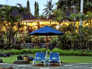 Taman di luar Margo Utomo Hill View Resort