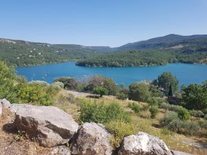 Foto dalla galleria di Studio en voûte a Bauduen
