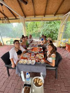 Afbeelding uit fotogalerij van ZEYOS LODGE HOTEL&RESTAURANT in Kumluca