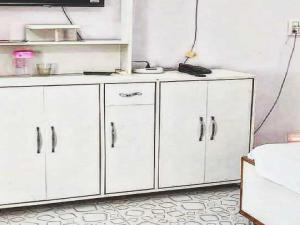 Dapur atau dapur kecil di OYO Flagship 83165 Hotel Om Shanti