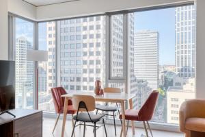 Gallery image of Downtown 2br w Gym wd BBQ nr dining shops SEA-402 in Seattle