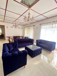 Uma área de estar em The Cinnamon Villa Kandy