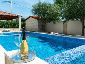 Bazén v ubytování Vila Ines near nature park Vrana nebo v jeho okolí