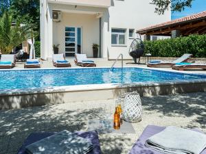 Bazén v ubytování Vila Ines near nature park Vrana nebo v jeho okolí