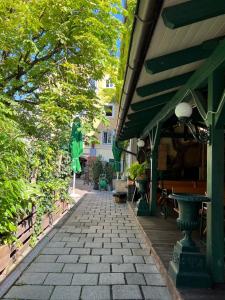 Ein Garten an der Unterkunft Hotel Gösser Bräu