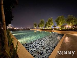 Bazén v ubytování NETIZEN near MRT 2-3pax Cozy Stay nebo v jeho okolí