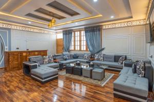 Dirleh Hotel的休息区