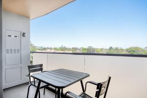 West LA 1br w gym rooftop 15 min to beach LAX-1102