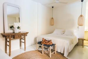 Postel nebo postele na pokoji v ubytování Hotel Home Arcachon