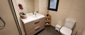 A bathroom at Beach Life