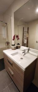 A bathroom at Beach Life