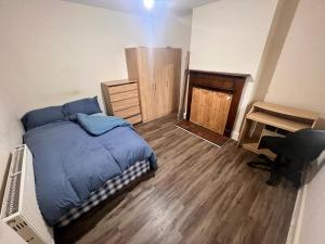 Ліжко або ліжка в номері Private Rooms with Shared Kitchen & Bathroom - Birmingham