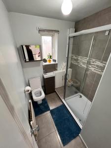 Ванна кімната в Private Rooms with Shared Kitchen & Bathroom - Birmingham