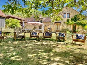 Ogród w obiekcie Les Paroules - Luxury Dordogne - Holiday Farmhouses.