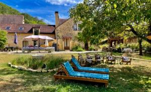 Ogród w obiekcie Les Paroules - Luxury Dordogne - Holiday Farmhouses.