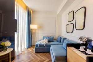 A seating area at Hotel Abner's