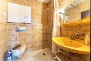Koupelna v ubytování Ferienwohnung 2 + 14 fotografií