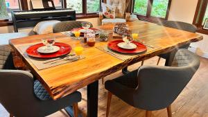 Gallery image of PETIT COIN DE PARADIS in Sainte Anne des Lacs +24 photos