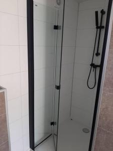 Koupelna v ubytování Luxe chalet (minicamping Waarde)