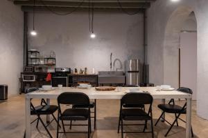 Una cocina o cocineta en Cozy Studio Gem - Old San Juan - Near Attractions