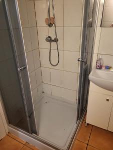 Ένα μπάνιο στο Grzegorzecka Room nr 2 +10 φωτογραφίες