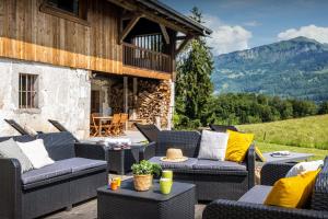 Pemandangan gunung umum atau pemandangan gunung yang diambil dari chalet