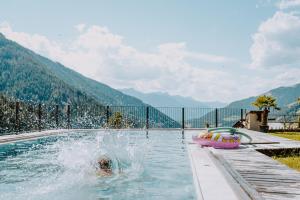 Bazén v ubytovaní Hotel Bergschlössl alebo v jeho blízkosti