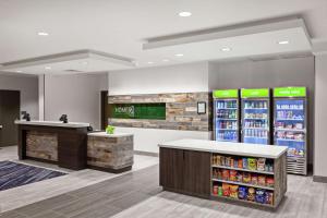 酒店内部或周边的超市或其他商店