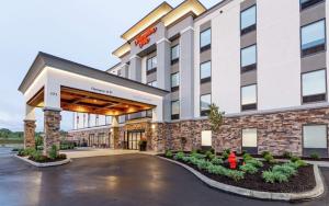 a rendering of the front of a hotel at Hampton Inn Madison, OH in Madison