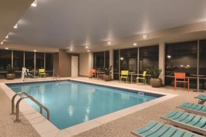 Bazén v ubytování Home2 Suites By Hilton Columbus Dublin nebo v jeho okolí