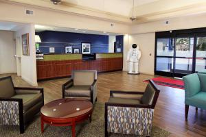 El vestíbulo o zona de recepción de Hampton Inn Cocoa Beach