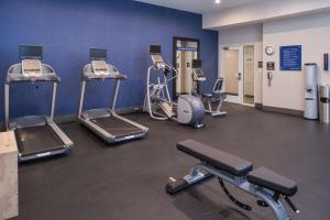 Fitness centrum a/nebo fitness zařízení v ubytování Hampton Inn and Suites Port Aransas