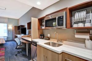 Kuchyň nebo kuchyňský kout v ubytování Home2 Suites By Hilton McKinney