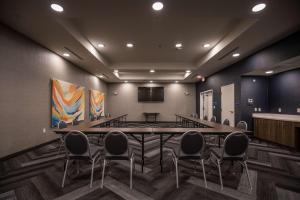 Konferenční prostory v ubytování Tru By Hilton Allen Dallas, Tx + 17 fotografií