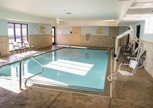 a large swimming pool in a building at Hampton Inn by Hilton Dayton South in Miamisburg