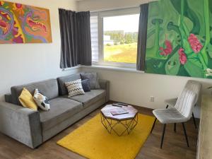 A seating area at MK Apartment FREE Parking