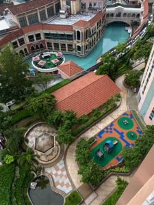 Πισίνα στο ή κοντά στο Luxury BGC Condo in Taguig, McKinley - Covered Parking and WiFi FREE