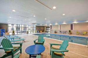 Bazén v ubytování Home 2 Suites By Hilton Fairview Allen nebo v jeho okolí