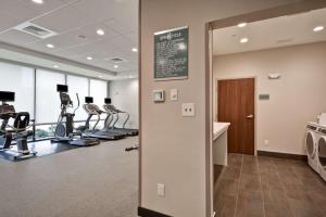 Fitness centrum a/nebo fitness zařízení v ubytování Home 2 Suites By Hilton Fairview Allen