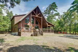 Zahrada ubytování Penny Lane Lodge Broken Bow Cabin Less Than 6 Mi to Lake