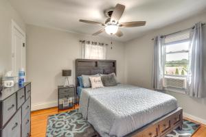 Postel nebo postele na pokoji v ubytování Waterfront Wallkill Duplex Home with Fire Pits!