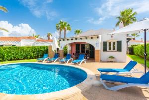 The swimming pool at or close to Villa Clariana