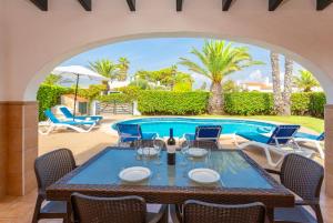 The swimming pool at or close to Villa Clariana
