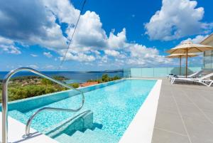 The swimming pool at or close to Villa Lassi Illios