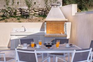 Villa Lassi Illios italokat is kínál