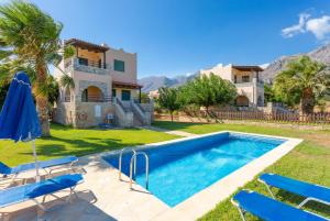 Bazén v ubytování Andreas Beach Villa nebo v jeho okolí