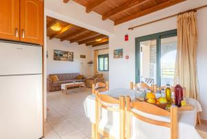 Kuchyň nebo kuchyňský kout v ubytování Andreas Beach Villa