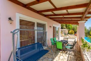 The swimming pool at or close to Villa Petros